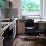 3 Zimmer-Wohnung - Fuer Arbeitsaufenthalte - Gemuetlich, Gut Gelegen Und Guenstige Wochenraten